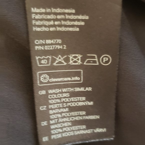 H&M Black Button-up Blouse: Size 8 - Picture 6 of 7